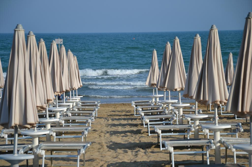 Hotel Stockholm Lido di Jesolo Exterior foto