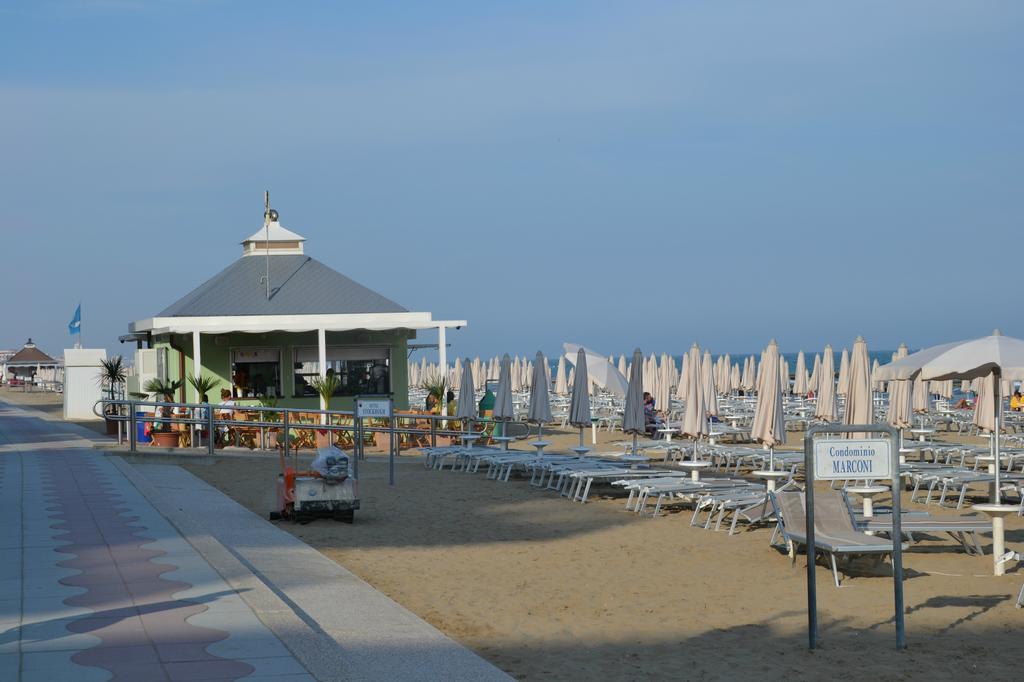 Hotel Stockholm Lido di Jesolo Exterior foto