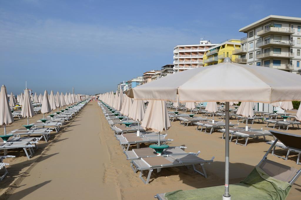 Hotel Stockholm Lido di Jesolo Exterior foto