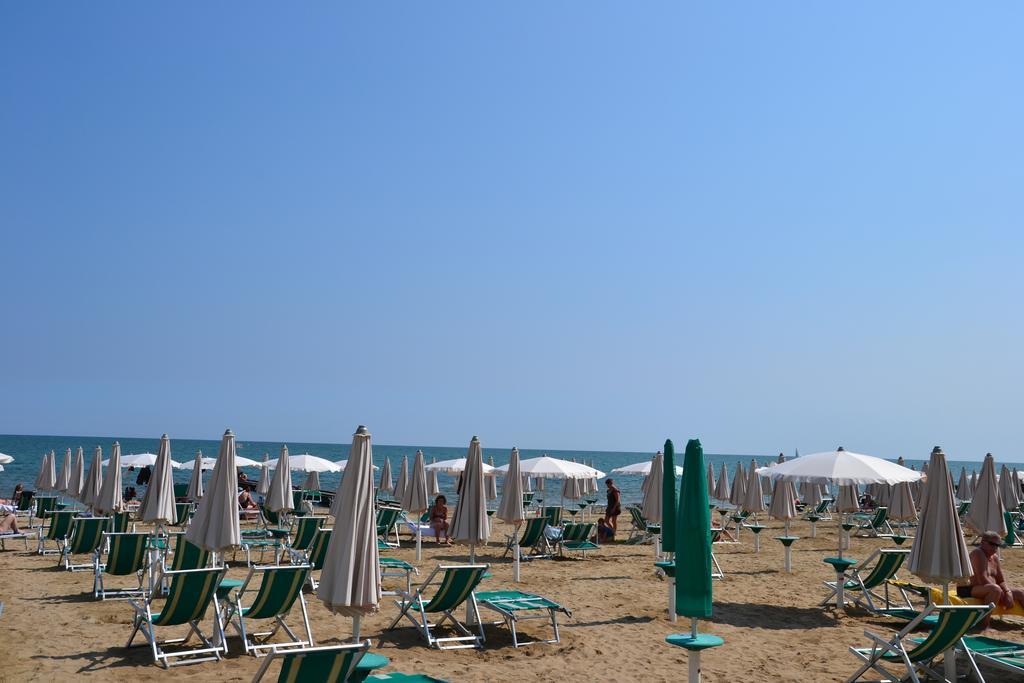 Hotel Stockholm Lido di Jesolo Exterior foto